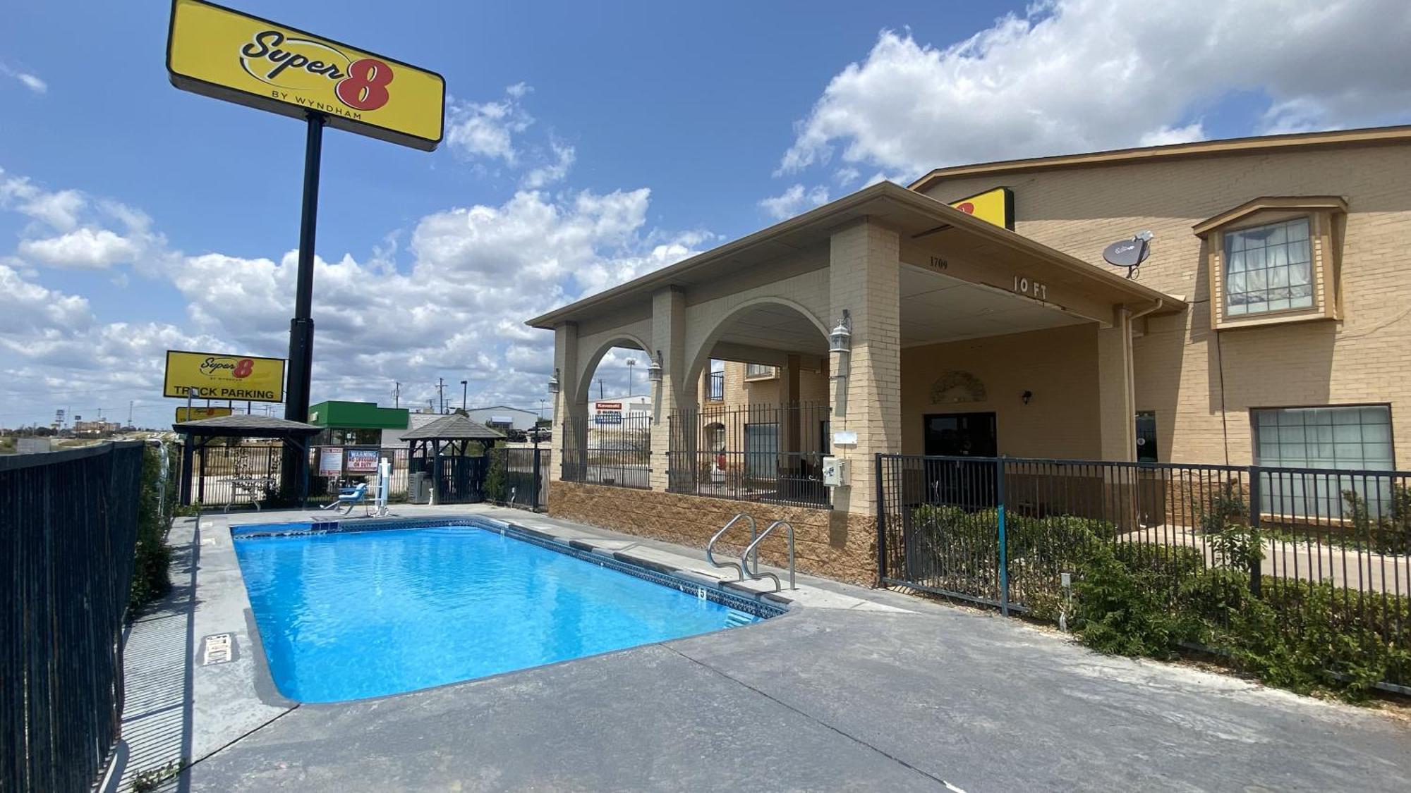 Hotel Super 8 By Wyndham Decatur Texas Exteriér fotografie