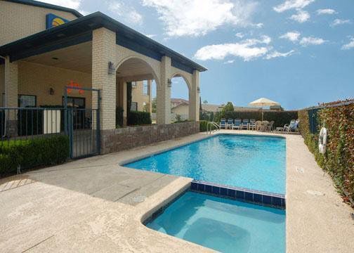 Hotel Super 8 By Wyndham Decatur Texas Zařízení fotografie